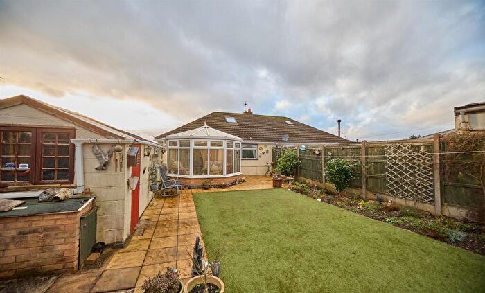 2 Bedroom Semi-Detached Bungalow For Sale In Greenwood Road, Stoke Golding, CV13