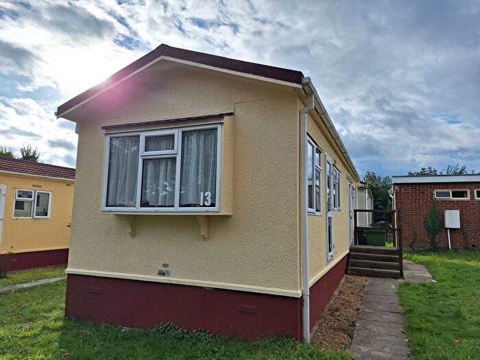 1 Bedroom Mobile/park Home To Rent In Sunningdale, Mobile Home Park, Colden Common, Winchester, SO21