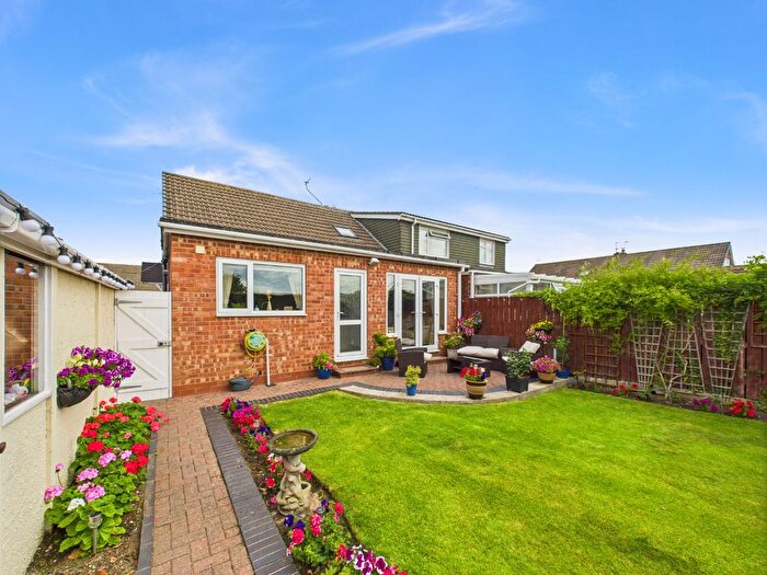 3 Bedroom Semi-Detached House For Sale In Dawnay Road, Bilton, Hull, HU11