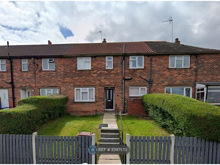 3 Bedroom Terraced House To Rent In Standale Crescent, Leeds, LS28