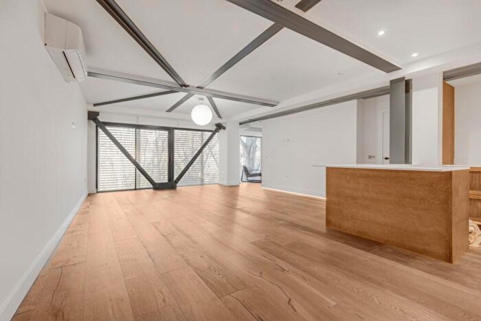 3 Bedroom Flat To Rent In Micawber Street, London, N1