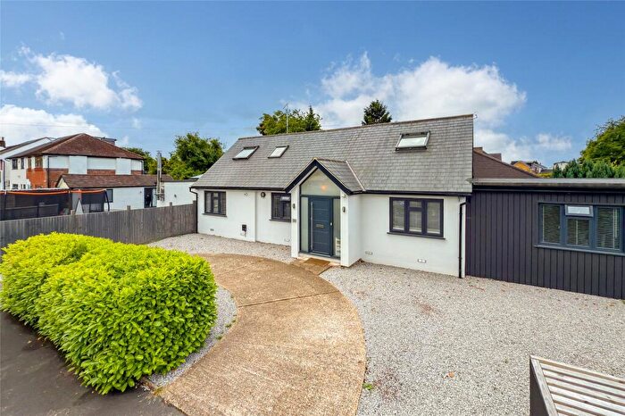 4 Bedroom Bungalow For Sale In Driftwood Avenue, St. Albans, Hertfordshire, AL2