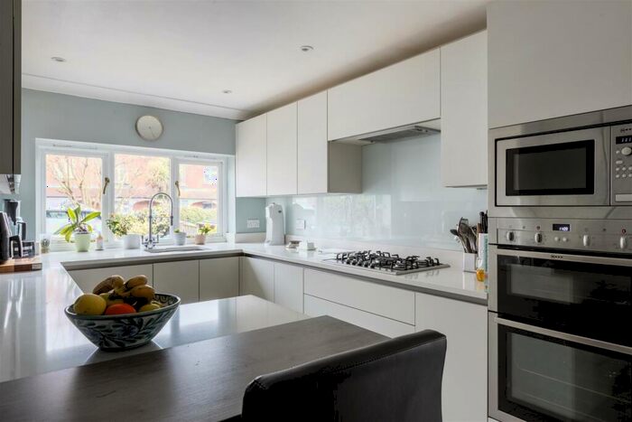 4 Bedroom Detached House For Sale In Warren Road, Reigate, RH2