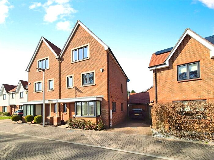 4 Bedroom Semi-Detached House To Rent In Ambler Drive, Arborfield Green, Reading, Berkshire, RG2