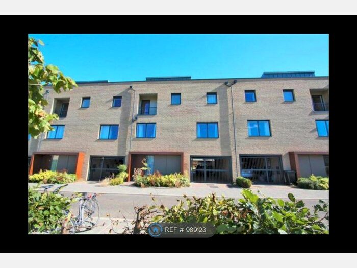 4 Bedroom Terraced House To Rent In Harvest Road, Trumpington, Cambridge, CB2