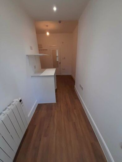 Flat To Rent In Shelbourne Road, Tottenham, N17
