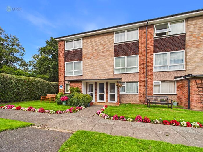 2 Bedroom Flat For Sale In Eldon Drive, Walmley, Sutton Coldfield, B76