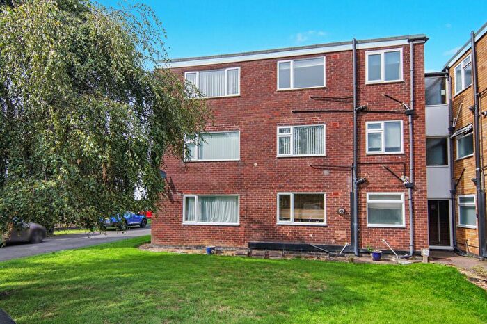 2 Bedroom Flat For Sale In Upper Eastern Green Lane, Coventry, CV5