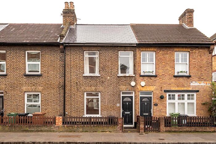 2 Bedroom House For Sale In Harrow Road, Leytonstone, E11