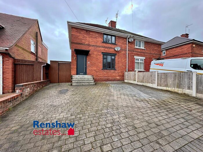 3 Bedroom Semi-Detached House To Rent In St Johns Road, Ilkeston, Derbyshire, DE7