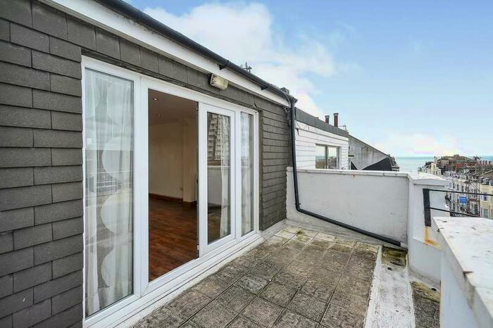 2 Bedroom Maisonette Flat To Rent In Devonshire Place, Brighton, BN2