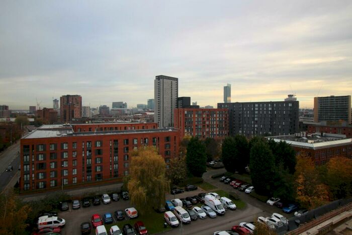 2 Bedroom Apartment To Rent In Bridgewater Gate, Woden Street, Salford, Lancashire, M5