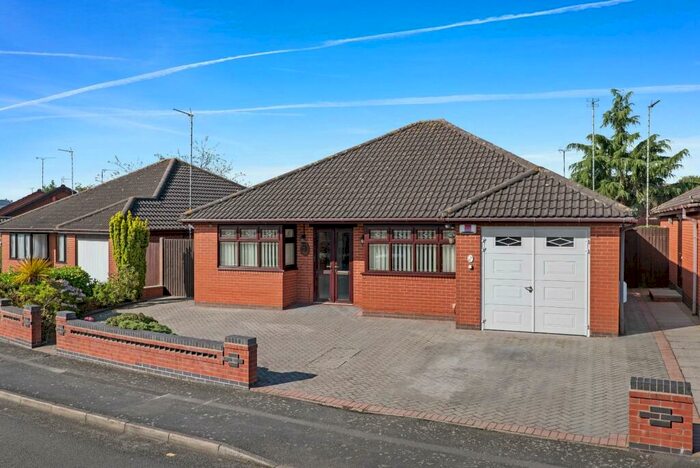 3 Bedroom Detached Bungalow For Sale In The Kintyre, Coventry, CV2
