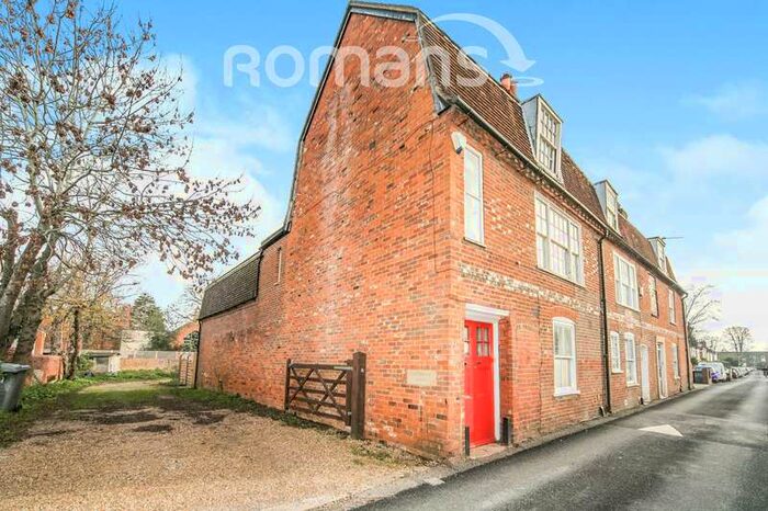4 Bedroom Semi-Detached House To Rent In Brunswick Street, Reading, RG1