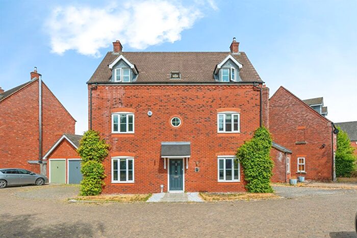 5 Bedroom Detached House For Sale In Lawrence Way, Lichfield, WS13