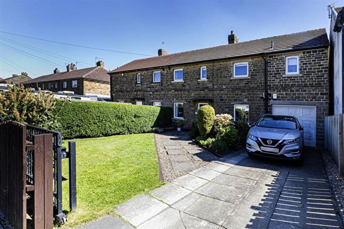4 Bedroom Semi-Detached House For Sale In Highfield Avenue, Greetland, Halifax, HX4