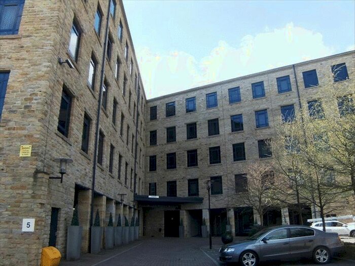 2 Bedroom Flat To Rent In Firth Street, Huddersfield, HD1