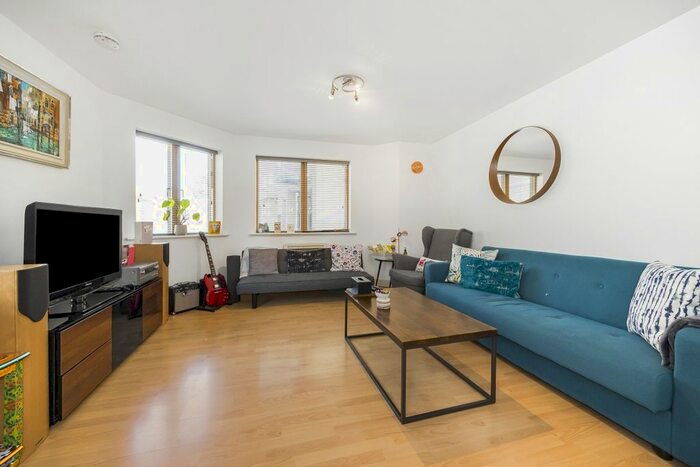 2 Bedroom Flat To Rent In Collington Street, London, SE10