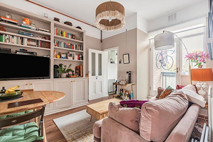 1 Bedroom Flat To Rent In St. Stephens Terrace, Oval, SW8