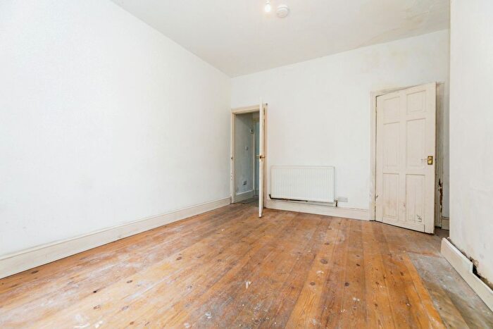 3 Bedroom End Of Terrace House For Sale In Firth Park Crescent, Sheffield, South Yorkshire, S5