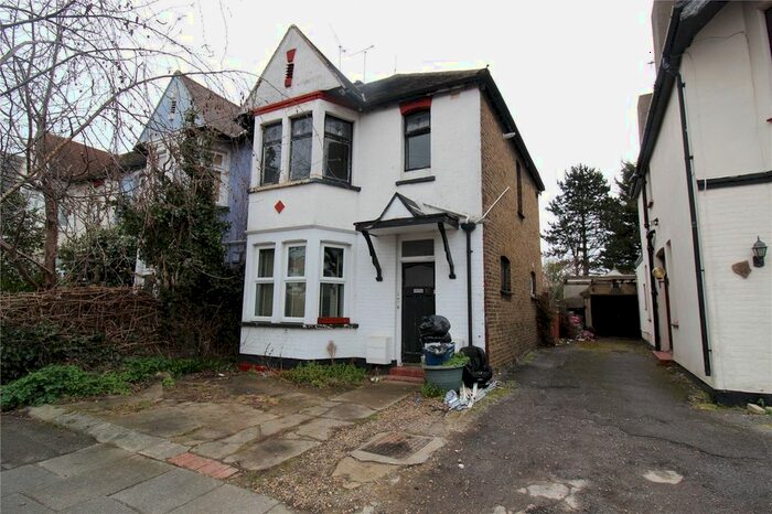 1 Bedroom Flat To Rent In Crowborough Road, Southend-On-Sea, Essex, SS2