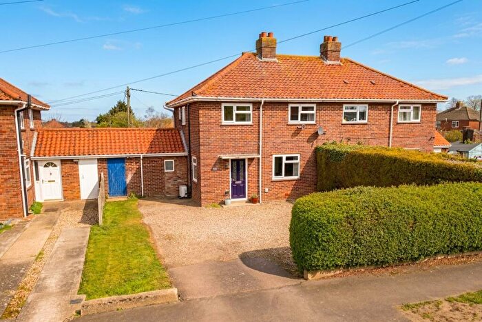 3 Bedroom Semi Detached House For Sale In Green Lane, Wymondham, NR18