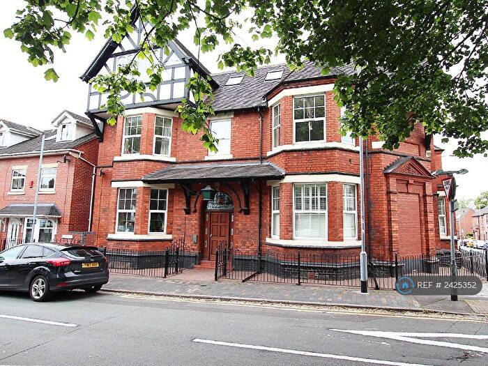 2 Bedroom Flat To Rent In De Brompton Court, Newcastle-Under-Lyme, ST5