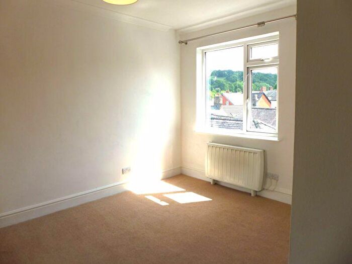 1 Bedroom Flat To Rent In , Castle Street, Llangollen, LL20