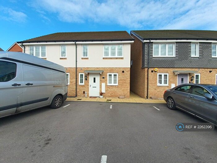 3 Bedroom Semi-Detached House To Rent In Bailey Mews, Shinfield, Reading, RG2