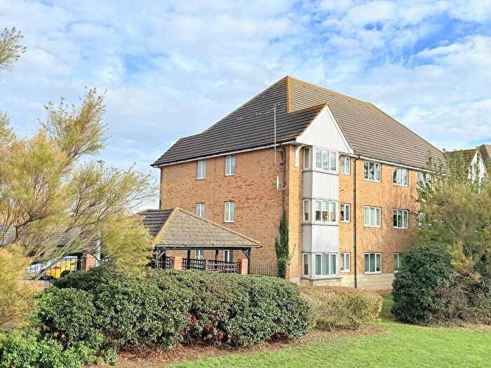 2 Bedroom Flat For Sale In St Leonards Close, Grays, RM17