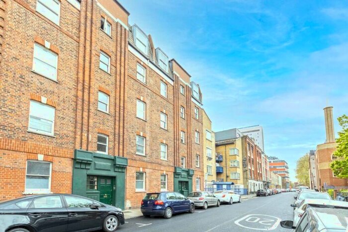 2 Bedroom Flat To Rent In Cavell Street, Aldgate, E1