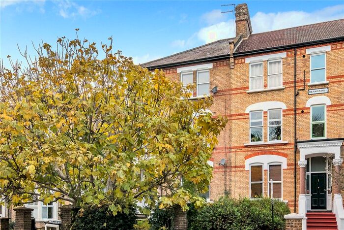 2 Bedroom Flat To Rent In Hermon Hill, London, E11