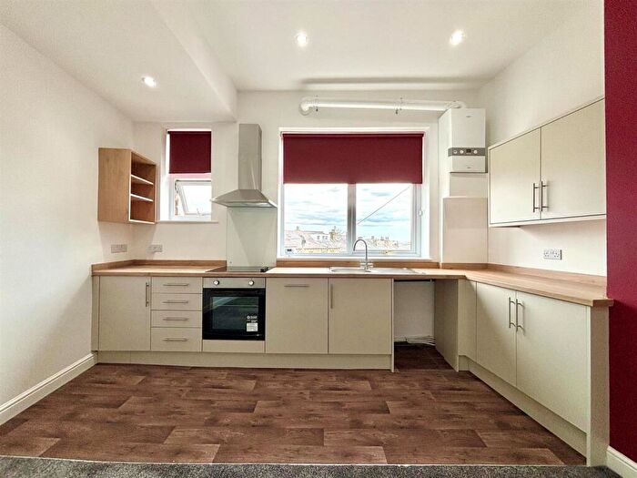 2 Bedroom Flat To Rent In Acre Street, Lindley, Huddersfield, HD3