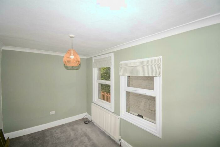 1 Bedroom Flat To Rent In Strode Road, Clevedon, BS21