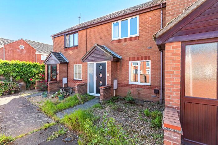 2 Bedroom Terraced House To Rent In Beccles Road, Bradwell, NR31