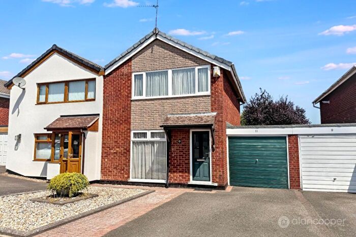 3 Bedroom Semi-Detached House For Sale In Cumberland Drive, Lindley Park, Nuneaton, CV10