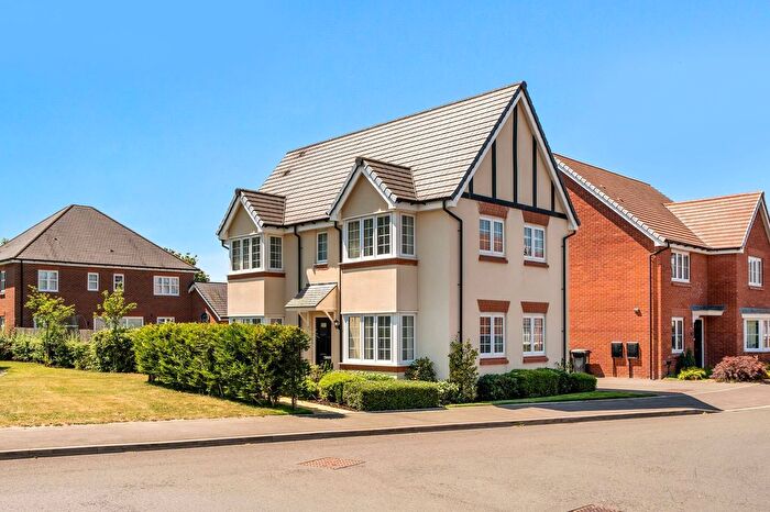 3 Bedroom Detached House For Sale In Pear Tree Way, Drakes Broughton, WR10