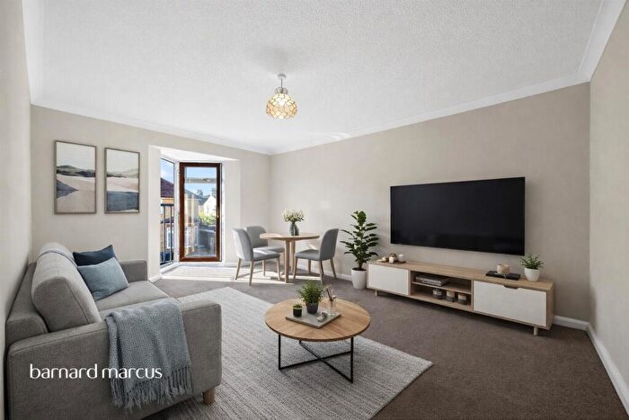 2 Bedroom Apartment For Sale In Lebanon Road, Croydon, CR0