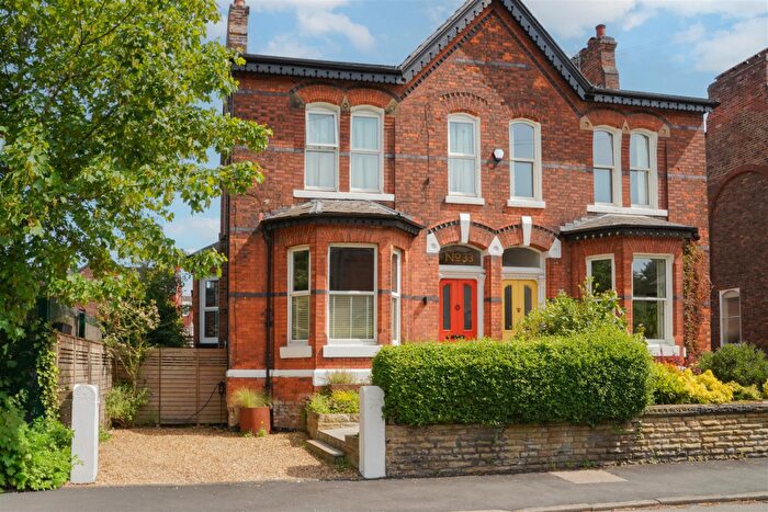 5 Bedroom Semi Detached House For Sale In Whitelow Road, Chorlton Green, M21