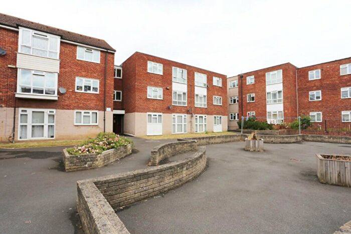 1 Bedroom Flat For Sale In Ibscott Close, Dagenham, London, RM10
