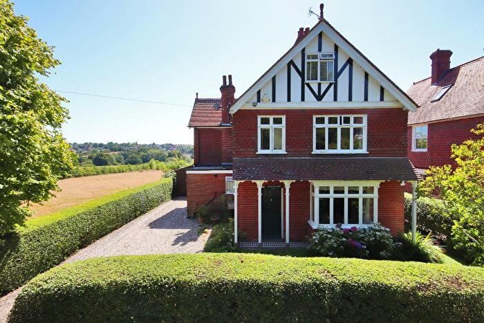 4 Bedroom Detached House To Rent In Heartenoak Road, Hawkhurst, Kent, TN18