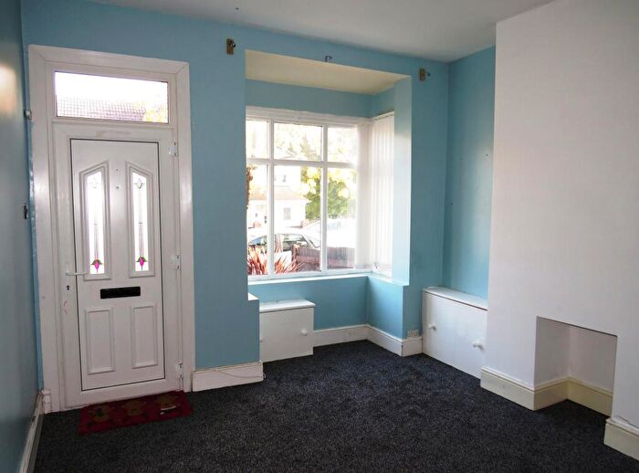 2 Bedroom House To Rent In Maas Road, Northfield, B31
