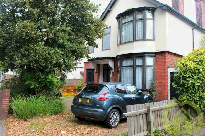 4 Bedroom Detached House To Rent In Billet Lane, Hornchurch, RM11