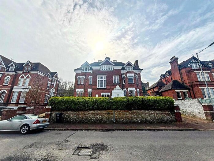 3 Bedroom Flat For Sale In Silverdale Road, Eastbourne, BN20