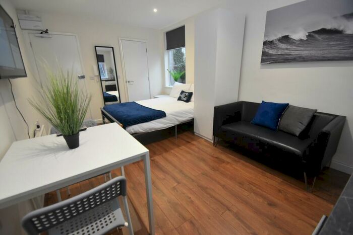 Studio To Rent In Cathays Terrace, Cathays, Cardiff, CF24