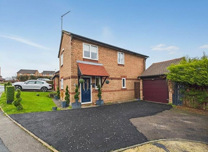 4 Bedroom Detached House For Sale In Richmond Avenue, Kettering, NN15