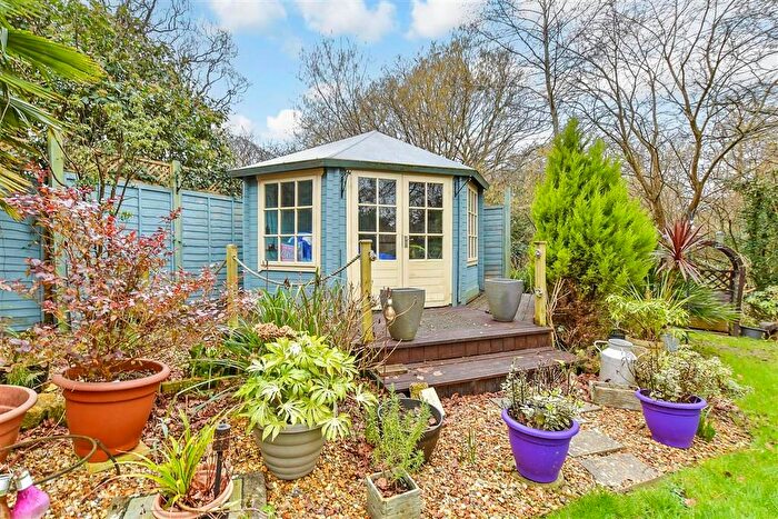 3 Bedroom Semi-Detached House For Sale In St. Michael's Close, Shalfleet, Newport, Isle Of Wight, PO30