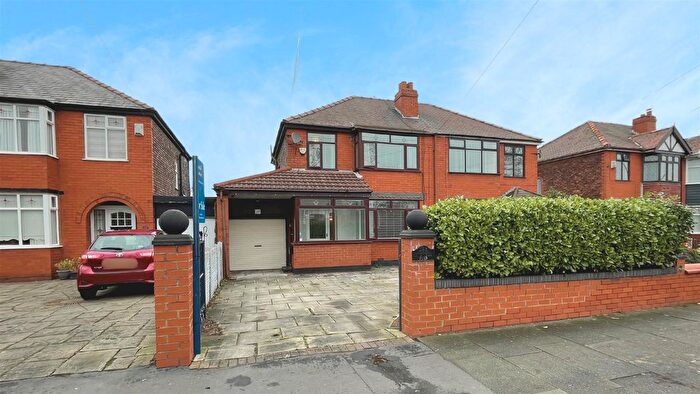 3 Bedroom Semi-Detached House For Sale In Liverpool Road, Widnes, WA8