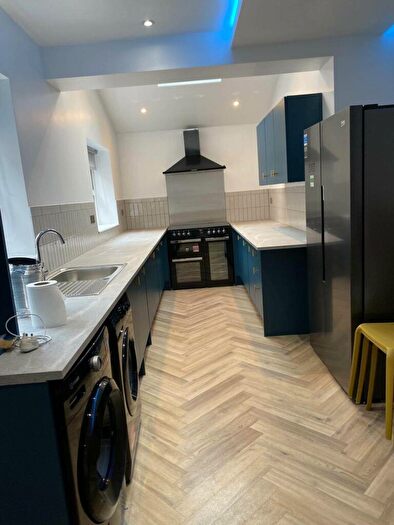 6 Bedroom Terraced House To Rent In Granville Road, Fallowfield, M14