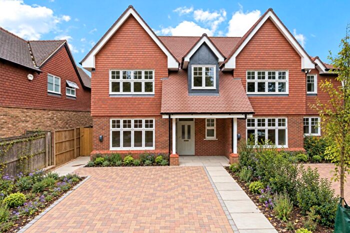 4 Bedroom Semi-Detached House For Sale In Brunswick Place, Weybridge, Surrey, KT13